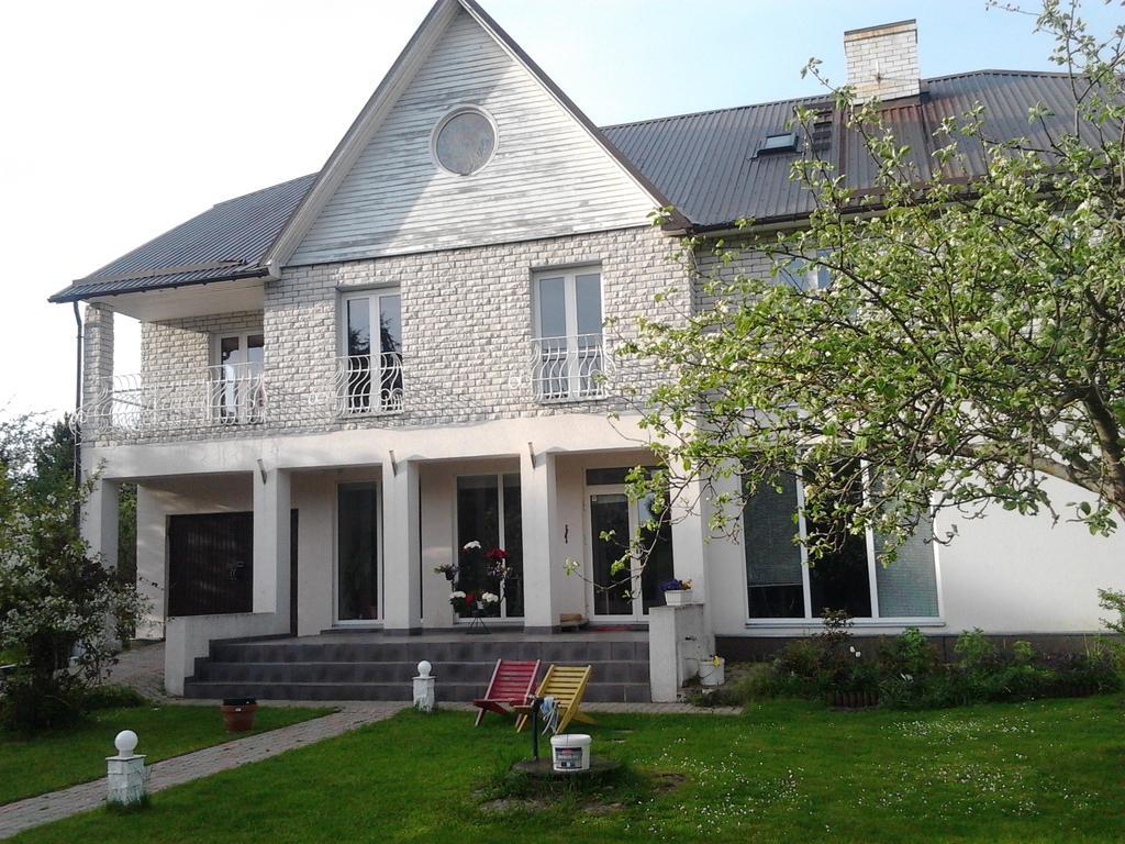 Oti Guesthouse ทาลลินน์ ภายนอก รูปภาพ
